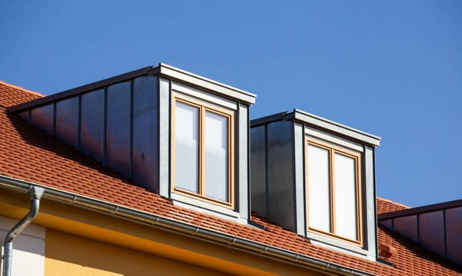 Jak wybrać okna dachowe do różnych pomieszczeń? Kluczowe aspekty wyboru
