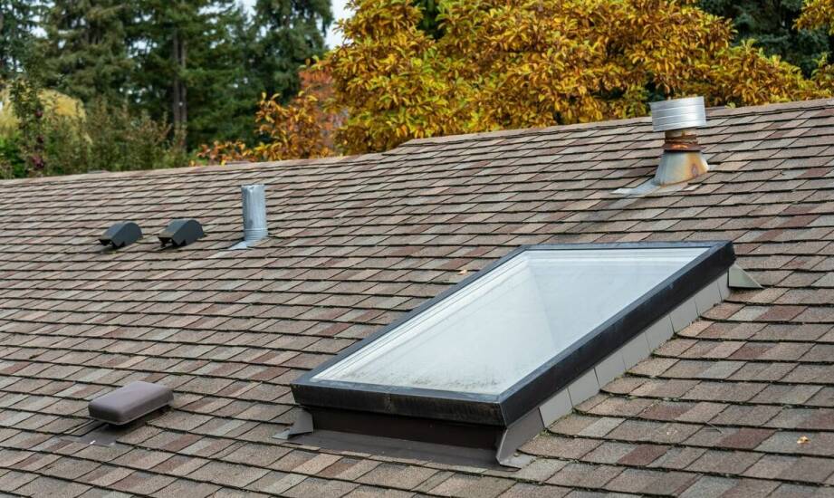 Świetliki na dach płaski – naturalne światło i nowy wymiar aranżacji wnętrz