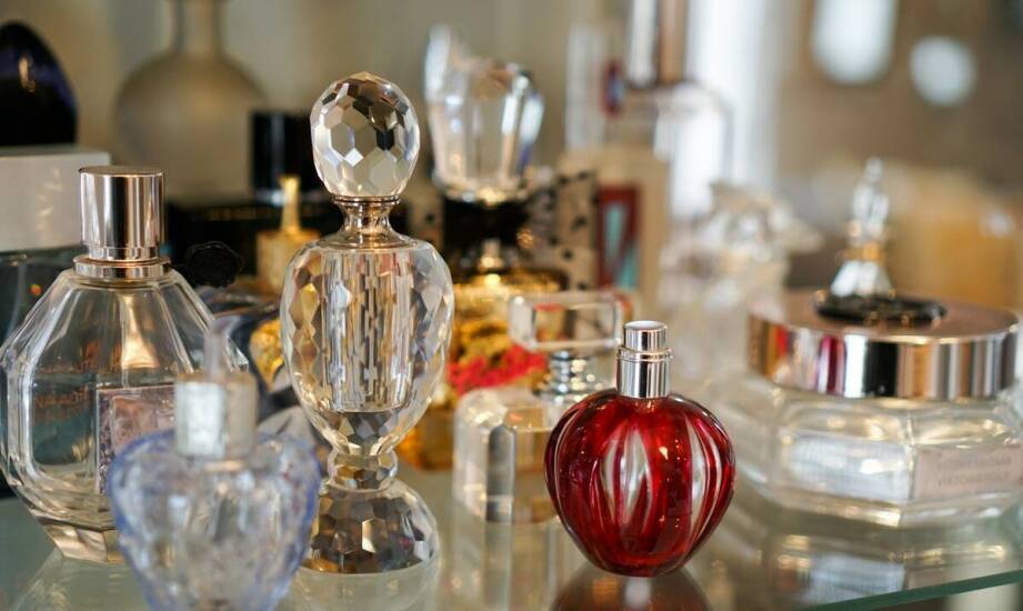 Perfumy włoskie – charakterystyczne nuty zapachowe i inspiracje z Italii