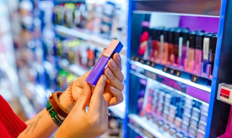 Skąd wynika popularność włoskich kosmetyków dostępnych w sklepach online?