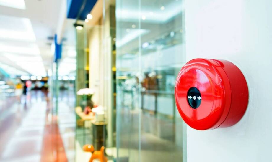 Systemy alarmowe – najważniejsze cechy i możliwości zabezpieczeń domu