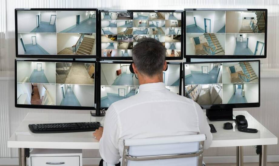 Jak przebiega instalacja monitoringu oraz jakie możliwości oferują systemy