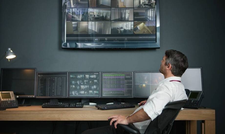 Montaż systemów monitoringu – kluczowe etapy i najważniejsze zalety rozwiązań