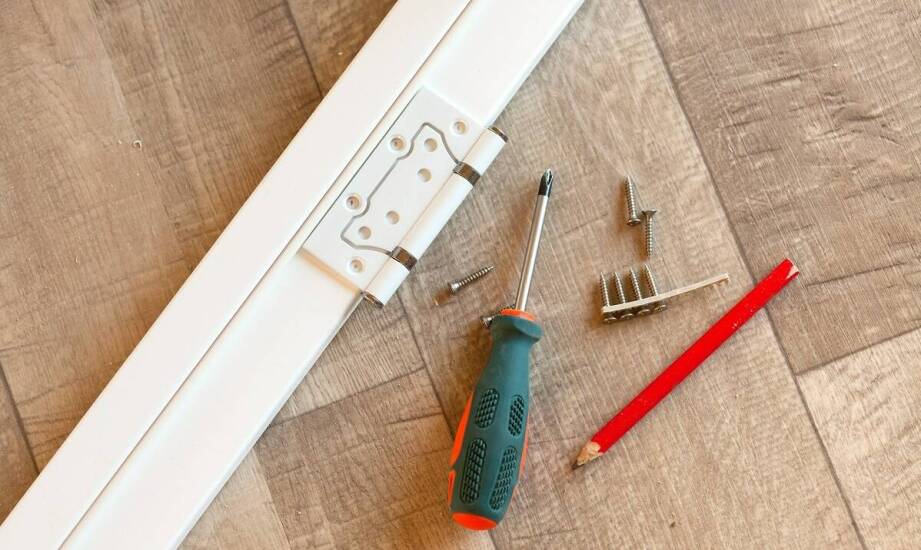 Praktyczne akcesoria do sprawnego montażu paneli – rodzaje i zastosowania