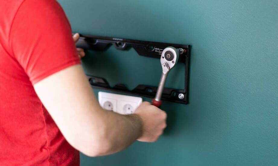 Akcesoria do montażu paneli – jak wybrać odpowiedni zestaw elementów?