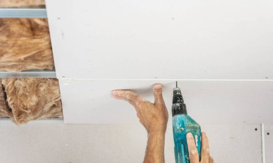 Klamry do montażu paneli – zastosowanie, rodzaje i najważniejsze zalety