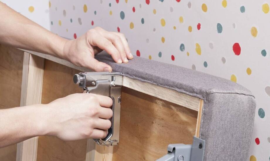 Tekstylne klipsy do montażu paneli – zalety, zastosowania i właściwości