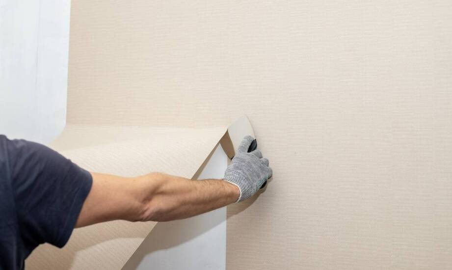 Jak przygotować ścianę do montażu paneli tapicerowanych?