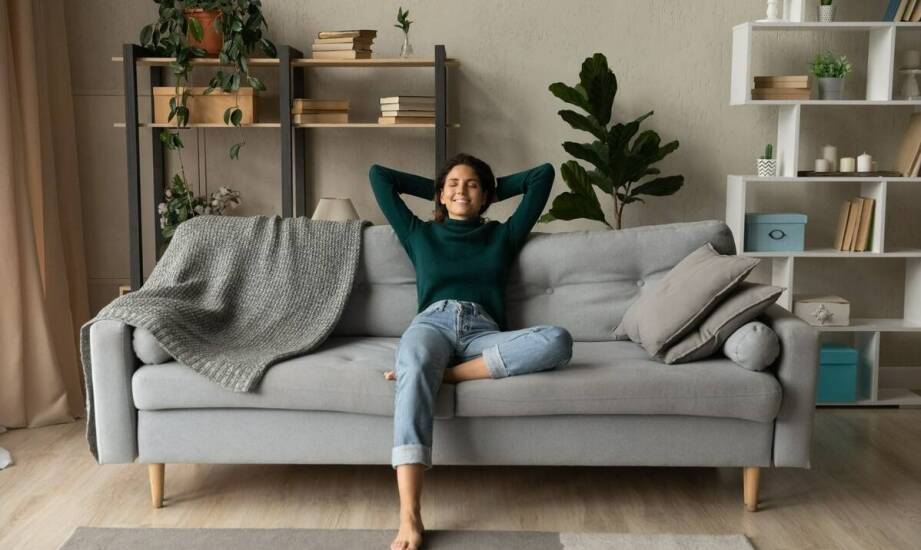 Kanapa z funkcją spania – pomysły na wygodę i styl w każdym wnętrzu
