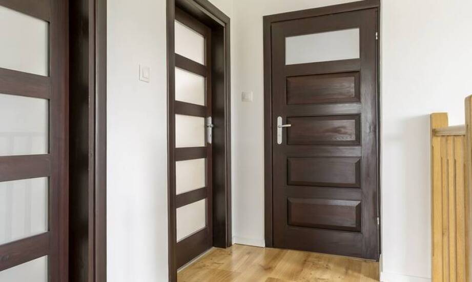 Jakie czynniki wziąć pod uwagę przy wyborze drzwi wewnętrznych do domu?