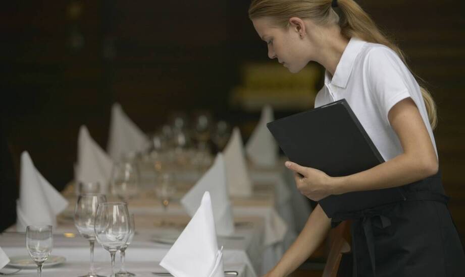 Szkolenia kelnerskie – jak zdobyć cenione umiejętności w gastronomii