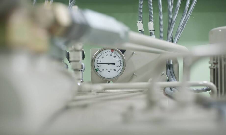 Iniekcja ciśnieniowa – zastosowanie, zalety i najważniejsze informacje
