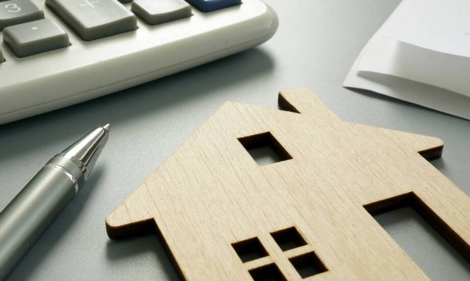 Izolacja pozioma – skuteczna ochrona fundamentów przed wilgocią i wodą