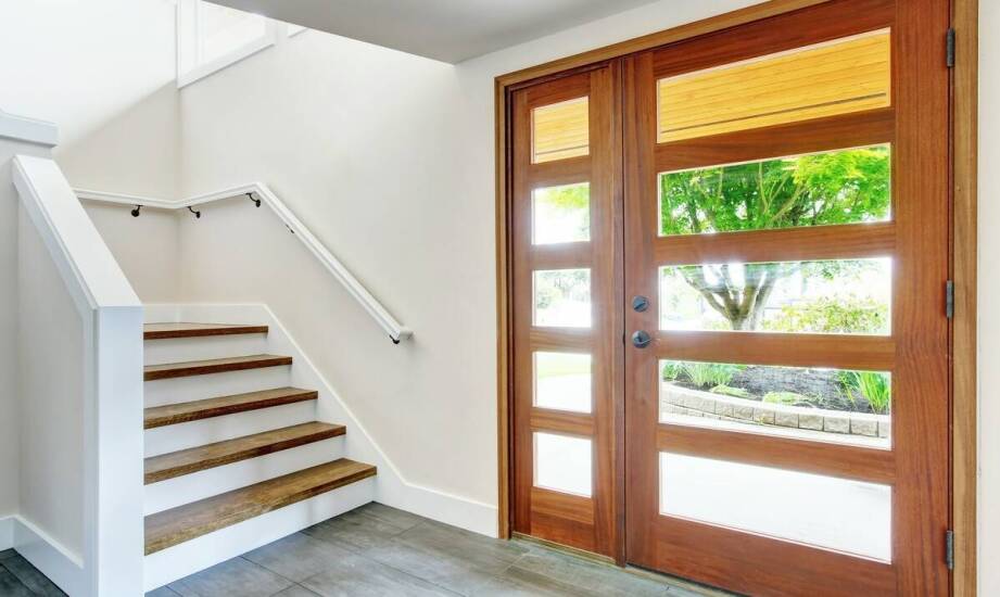 Rozwiązania producentów drzwi wejściowych – trendy i technologie na rynku