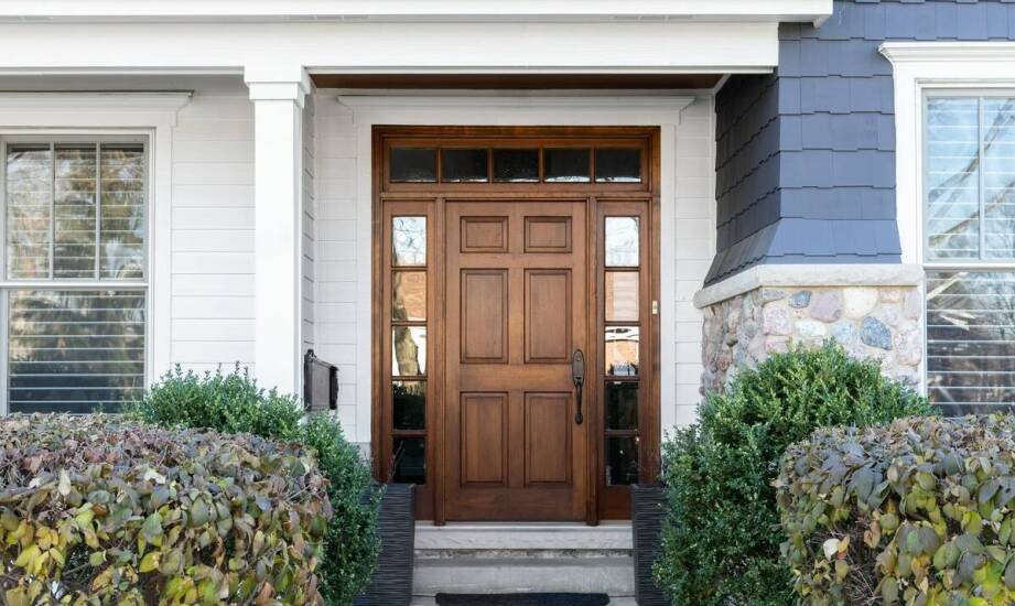Drzwi wejściowe do mieszkania — funkcje, bezpieczeństwo i design w jednym