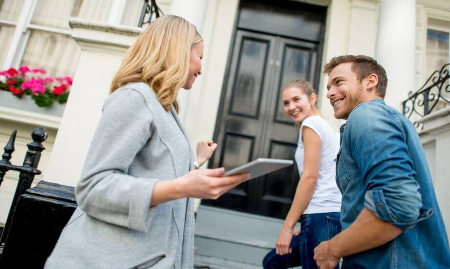 Jakie drzwi wejściowe sprawdzą się najlepiej w mieszkaniu? Porównanie opcji