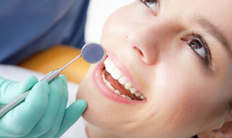 Zabiegi poprawiające wygląd zębów – możliwości i korzyści dla uśmiechu