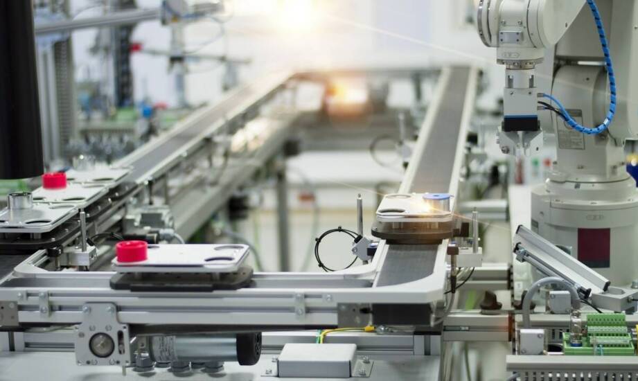 Automatyzacja linii produkcyjnych – najważniejsze korzyści i zastosowania