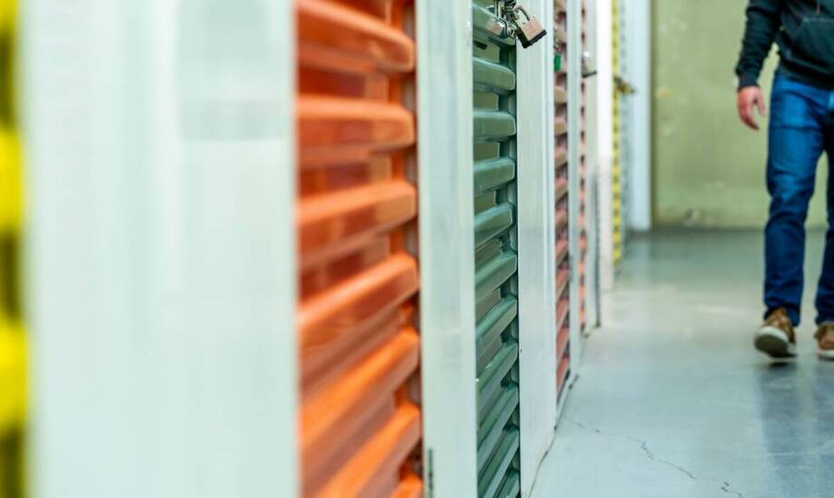 Jak wybrać odpowiedni magazyn energii — najważniejsze kryteria i funkcje