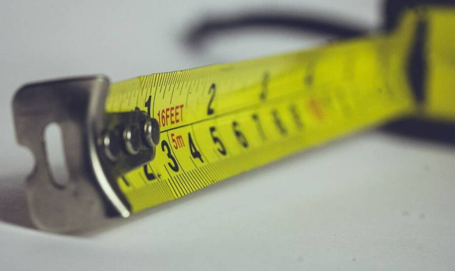 Moc bierna a rachunki za energię – jak zidentyfikować ukryte koszty