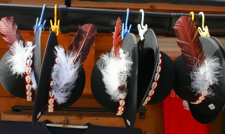 Fraki konkursowe w jeździectwie – zastosowanie, fasony i wybór odpowiedniego modelu