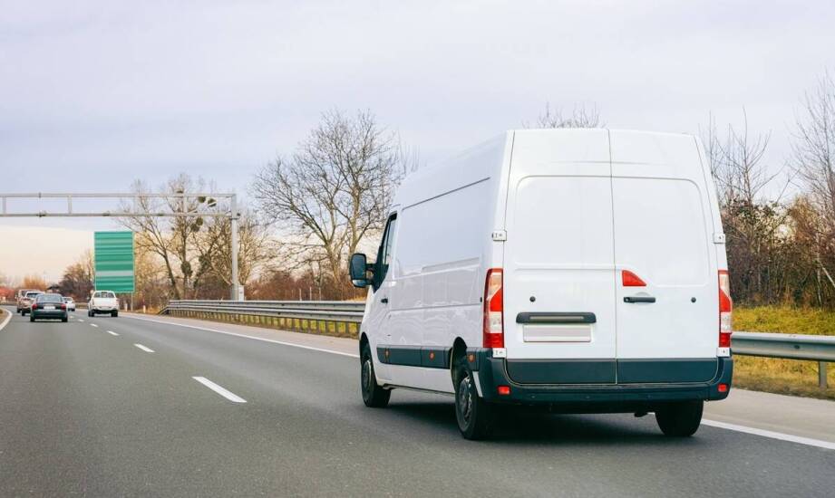 Jak działa wynajem długoterminowy aut dostawczych i kiedy warto z niego skorzystać