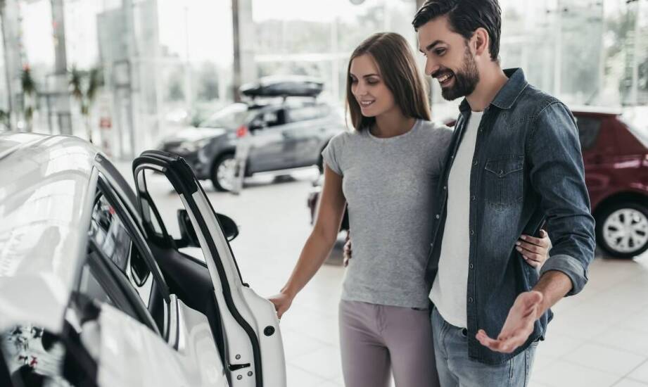 Na co zwrócić uwagę przy wynajmie auta osobowego i dostawczego