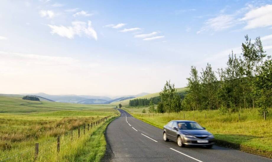 Wynajem długoterminowy aut bez limitu kilometrów – zasady, koszty, zalety