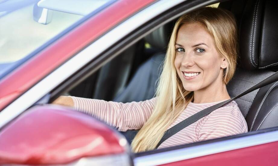 Wynajem auta na rok – jak działa i jakie korzyści oferuje taka opcja