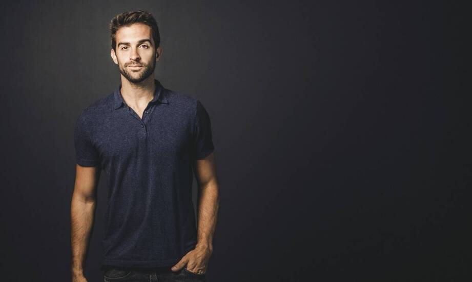 Motyw wilka na męskich koszulkach – inspiracje, trendy i znaczenie symbolu