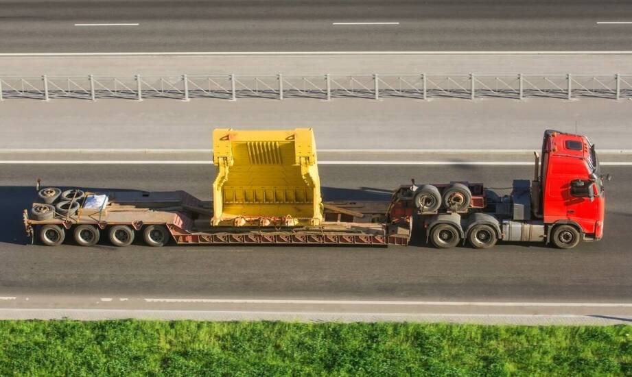 Transport wielkogabarytowy – jak wygląda proces i zastosowania w praktyce