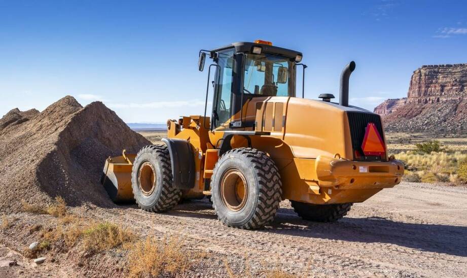 Transport drogowy maszyn budowlanych – kluczowe etapy i istotne aspekty branży