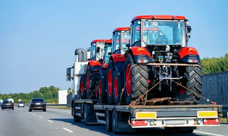 Transport ciągników rolniczych – najważniejsze zasady i etapy przewozu