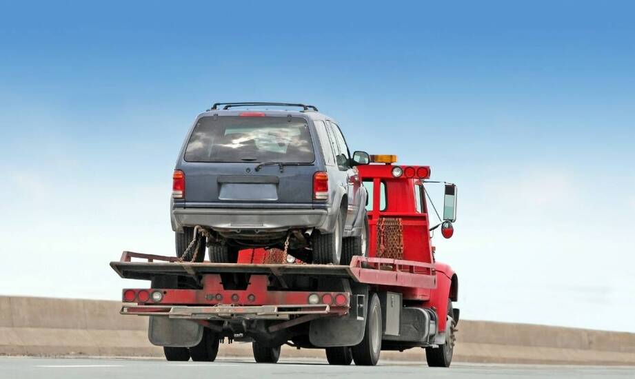 Auto laweta – kiedy warto z niej skorzystać i jak działa pomoc drogowa