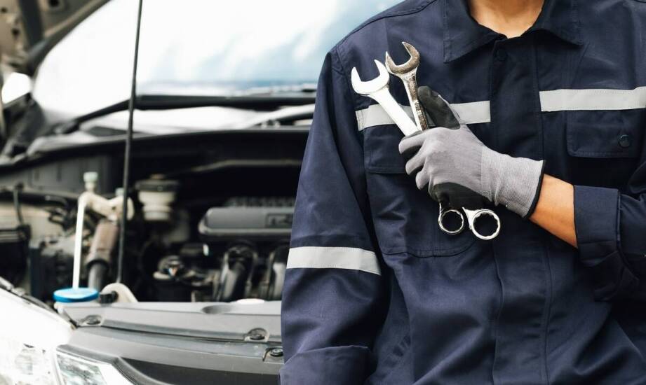 Na czym polega mechanika pojazdowa i jakie usługi obejmuje serwis aut