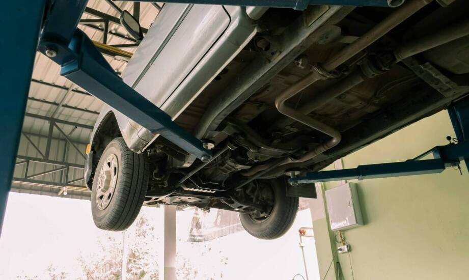 Najczęstsze objawy uszkodzonego zawieszenia i sposoby rozpoznania problemu