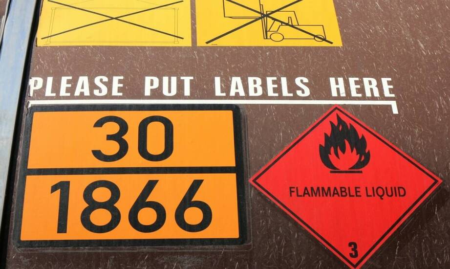 Etykiety samoprzylepne – funkcje, materiały i zastosowania w codzienności