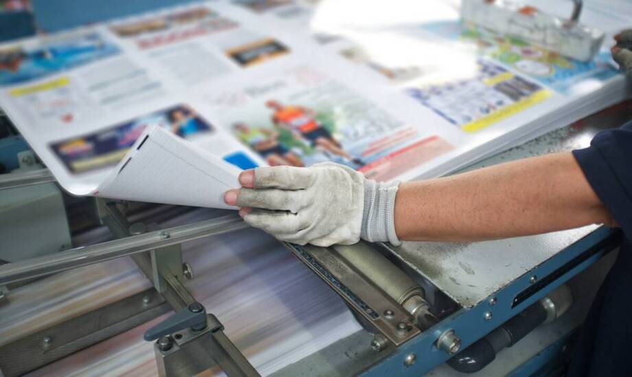 Drukowanie ulotek – kluczowe aspekty i praktyczne zastosowania w marketingu