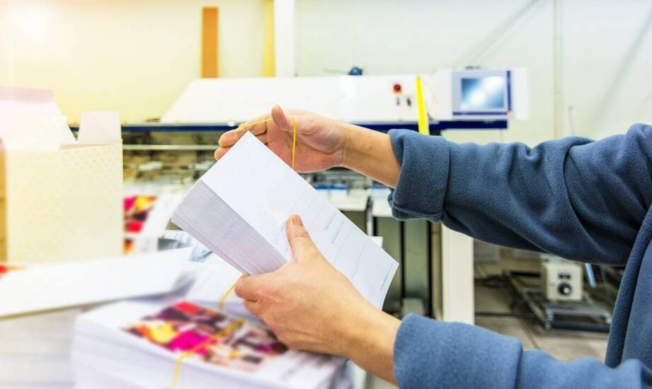 Ulotki – najważniejsze cechy, rodzaje papieru i inspiracje do wykorzystania