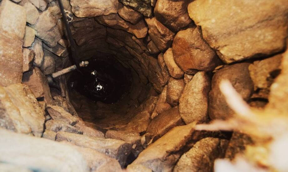 Studnie głębinowe – jak działa ujęcie wody i jakie są możliwości wykorzystania