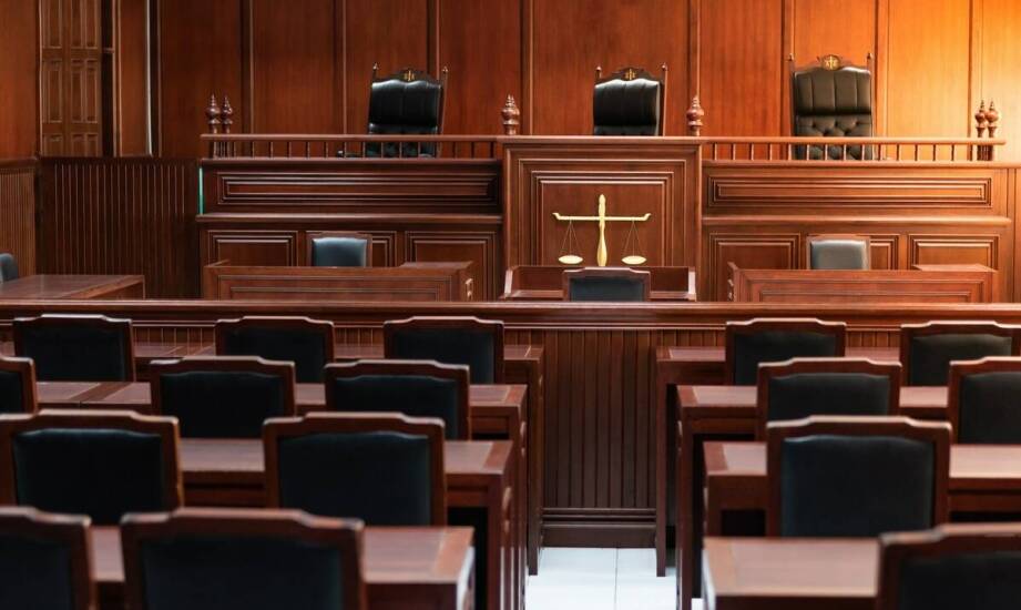 Najważniejsze informacje o pracy komorników sądowych – fakty i mity