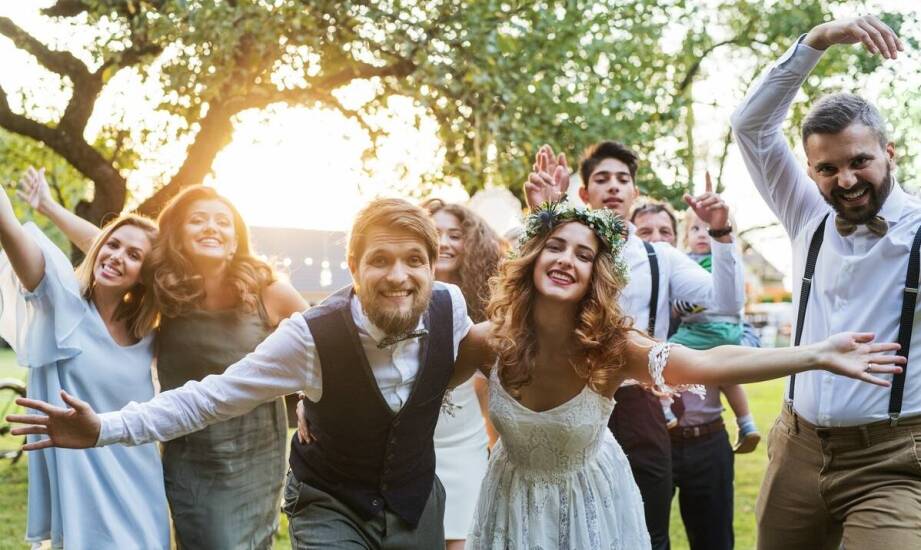 Najciekawsze pomysły na oprawę muzyczną ślubu i wesela z zespołem