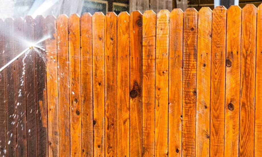 Płyty ogrodzeniowe – zastosowania, właściwości i inspiracje aranżacyjne