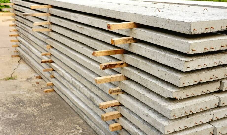 Jakie zalety ma płyta betonowa ogrodzeniowa?