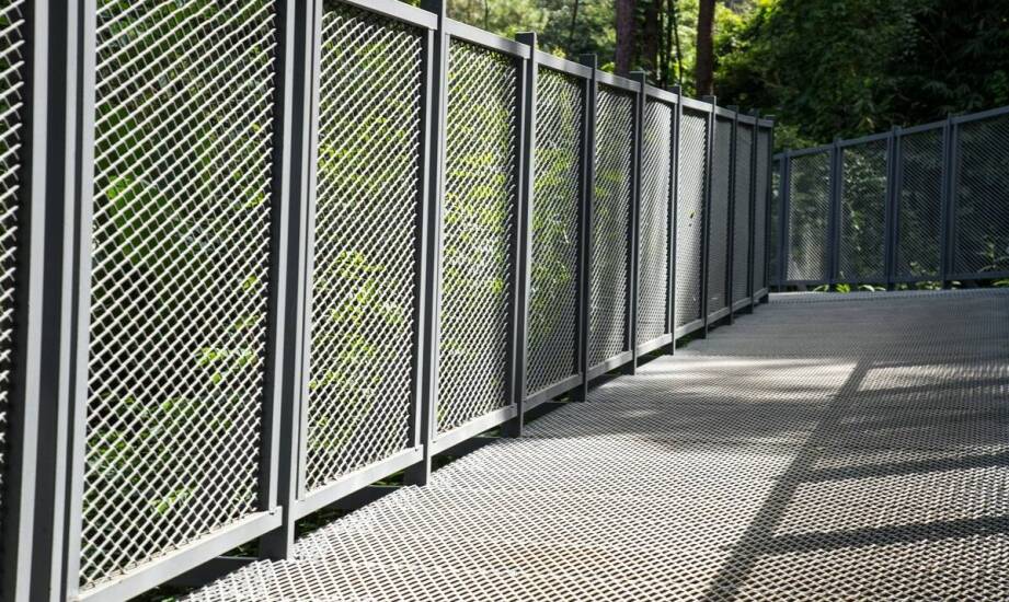 Ogrodzenia panelowe betonowe – trwałość i estetyka w nowoczesnej aranżacji