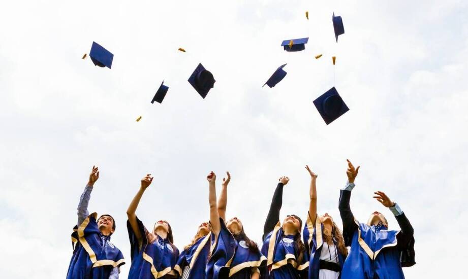 Szkoła policealna – jakie korzyści daje nauka na praktycznych kierunkach?