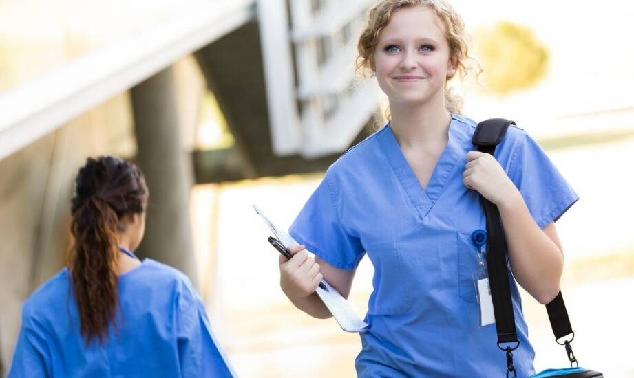 Szkoły policealne – jak zdobyć nowe kwalifikacje i zwiększyć szanse zawodowe