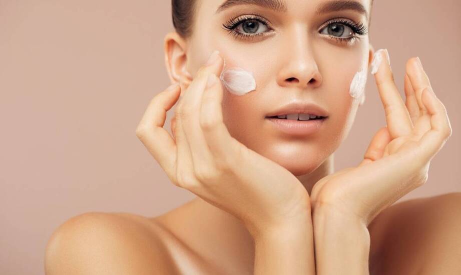 Kolagen w pielęgnacji: jak kosmetyki kolagenowe wspierają zdrową skórę