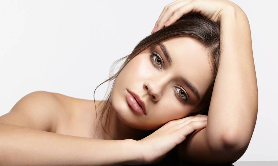 Najskuteczniejsze zabiegi odmładzające – przegląd metod i efektów