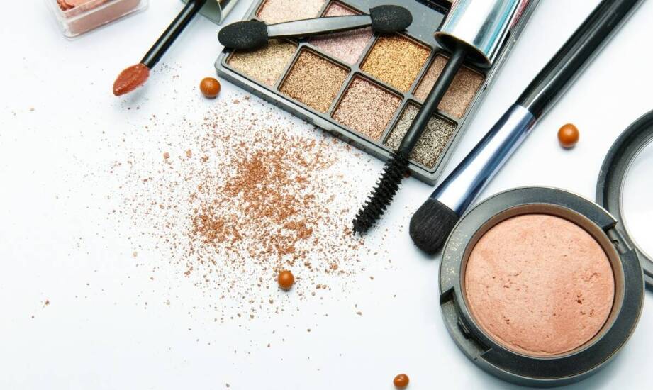 Makijaż permanentny – zalety, efekty i najważniejsze informacje o zabiegu